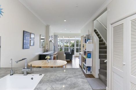 Photo of property in 38 Pipitea Street, Thorndon, Wellington, 6011