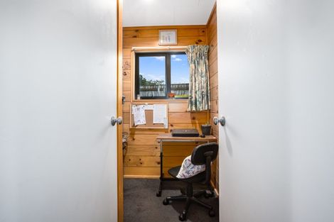 Photo of property in 8 Ribbonwood Terrace, Ranui, Porirua, 5024