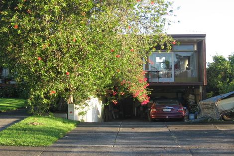 Photo of property in 16 Sunnyhill Crescent, Sunnyhills, Auckland, 2010