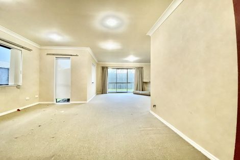 Photo of property in 6 Lissleton Drive, East Tamaki, Auckland, 2013