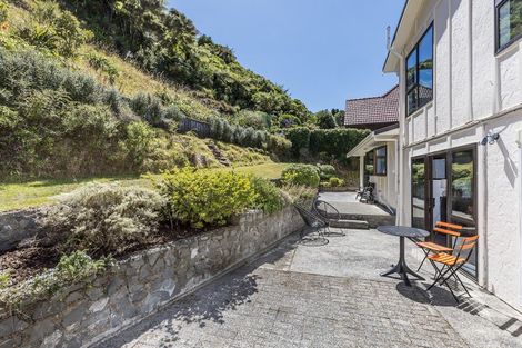 Photo of property in 11 Thatcher Crescent, Crofton Downs, Wellington, 6035