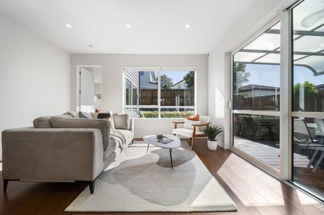 Photo of property in 5 Lyttelton Avenue, Forrest Hill, Auckland, 0620