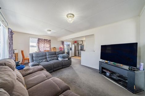 Photo of property in 5 Cypress Drive, Maungaraki, Lower Hutt, 5010