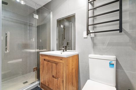 Photo of property in 2f Cadiz Place, Red Hill, Papakura, 2110