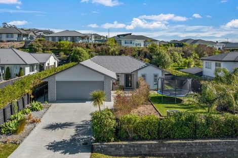 Photo of property in 5 Tirohanga Crescent, Stanmore Bay, Whangaparaoa, 0932