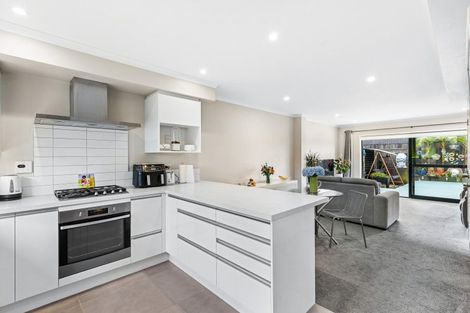 Photo of property in 25 Konoba Avenue, Kumeu, 0810