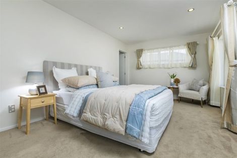 Photo of property in 45 Bordeaux Parade, Te Atatu South, Auckland, 0610