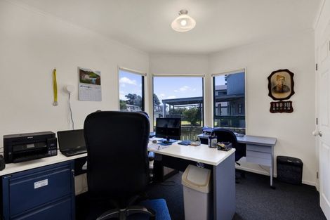 Photo of property in 5 Arden Place, Oakura, 4314