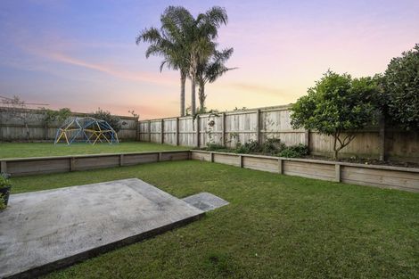 Photo of property in 2 Halyard Loop, Haruru, 0204