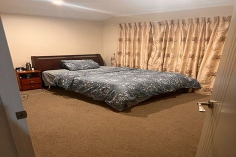 Photo of property in 9 Keating Rise, Northcross, Auckland, 0632