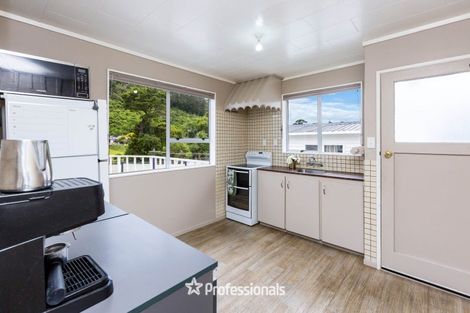 Photo of property in 2/71 Gemstone Drive, Birchville, Upper Hutt, 5018