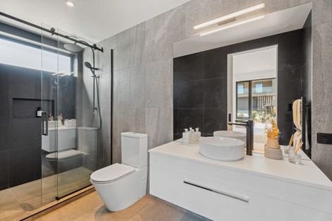 Photo of property in 21 Fenton Avenue, Wanaka, 9305