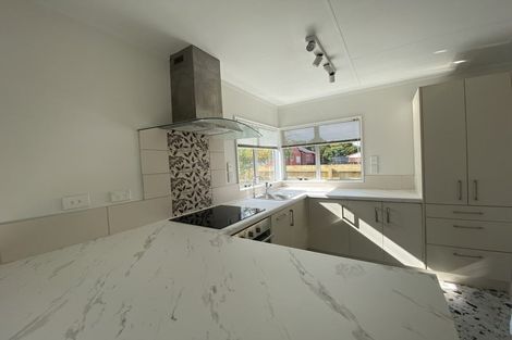 Photo of property in 37 Seaward Place, Wattle Downs, Auckland, 2103