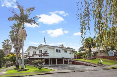 Photo of property in 2 Orsova Place, Lynfield, Auckland, 1042