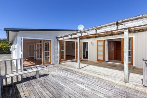 Photo of property in 81 Glen Road, Raumati South, Paraparaumu, 5032