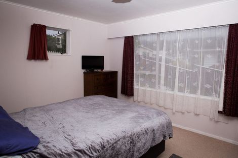 Photo of property in 110 Taylor Terrace, Tawa, Wellington, 5028