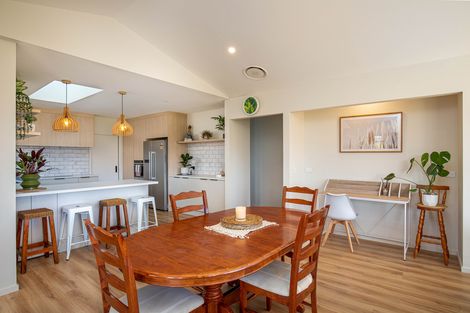 Photo of property in 355 Golden Road, Springvale, Alexandra, 9393