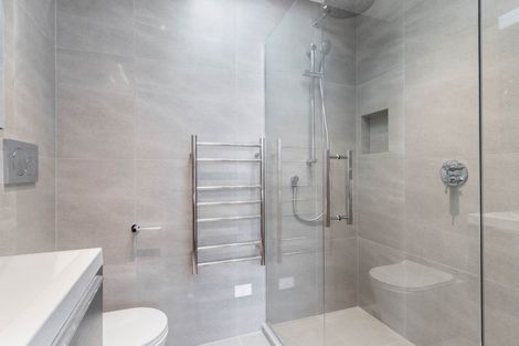 Photo of property in 3/805 Riddell Road, Saint Heliers, Auckland, 1071