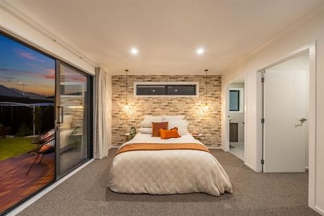 Photo of property in 11 Buddle Road, Wallaceville, Upper Hutt, 5018