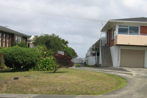 Photo of property in 2/174 East Coast Road, Forrest Hill, Auckland, 0620