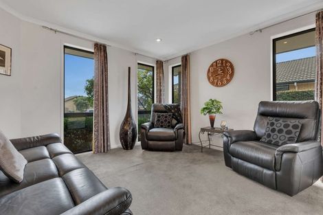 Photo of property in 45 Gibson Place, Papamoa Beach, Papamoa, 3118