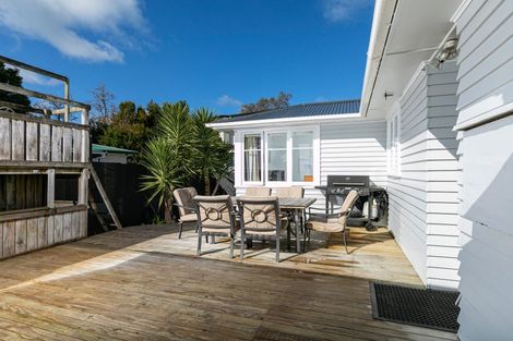 Photo of property in 15 Preston Avenue, Henderson, Auckland, 0610