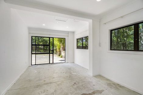 Photo of property in 2/128 Manuka Road, Bayview, Auckland, 0629