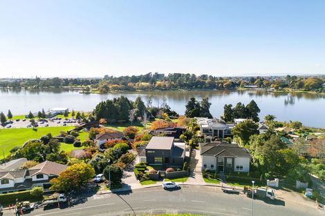 Photo of property in 142 Lake Crescent, Hamilton Lake, Hamilton, 3204