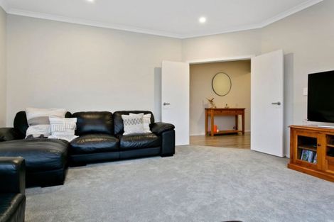 Photo of property in 1 Bourke Drive, Cambridge, 3434