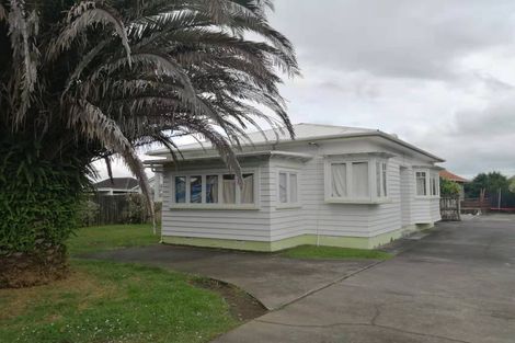 Photo of property in 1/3170 Great North Road, New Lynn, Auckland, 0600