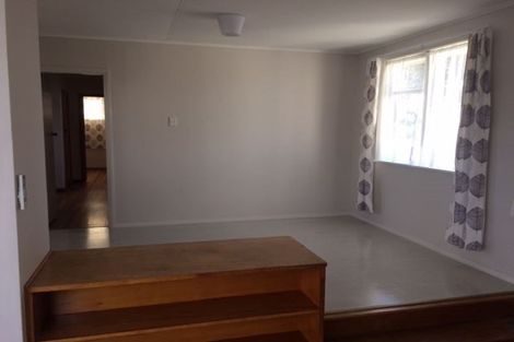 Photo of property in 2 Gibbons Crescent, Castlecliff, Whanganui, 4501