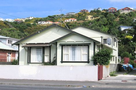 Photo of property in 98 Derwent Street, Island Bay, Wellington, 6023