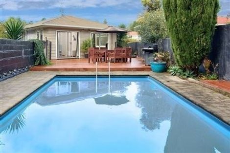 Photo of property in 24 Cutler Street, New Lynn, Auckland, 0600