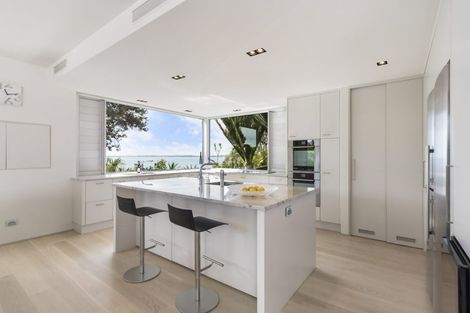 Photo of property in 11a Bournemouth Terrace, Murrays Bay, Auckland, 0630
