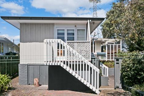 Photo of property in 1 Marewa Street, Te Atatu South, Auckland, 0610