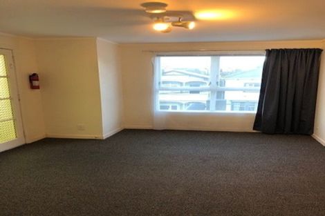 Photo of property in 82 Rolleston Street, Mount Cook, Wellington, 6021