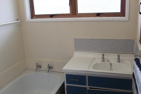 Photo of property in 2/82 John F Kennedy Drive, Milson, Palmerston North, 4414