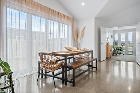 Photo of property in 24 Maturiki Drive, One Tree Point, 0118