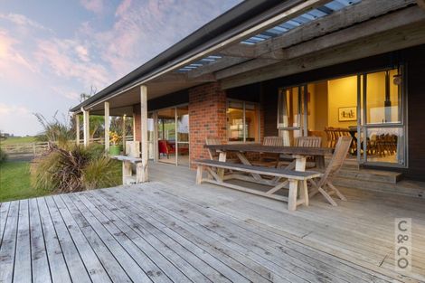 Photo of property in 457 Kiwitahi Road, Helensville, 0875