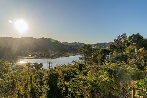 Photo of property in 4 Ridge Road, Tairua, 3508