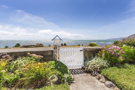Photo of property in 8 Ocean Parade, Pukerua Bay, 5026