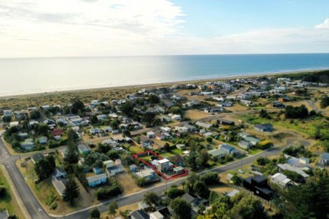 Photo of property in 165 Kahukura Avenue, Waitarere Beach, Levin, 5510