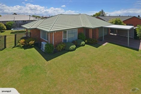 Photo of property in 21 Sutton Place, Dallington, Christchurch, 8061