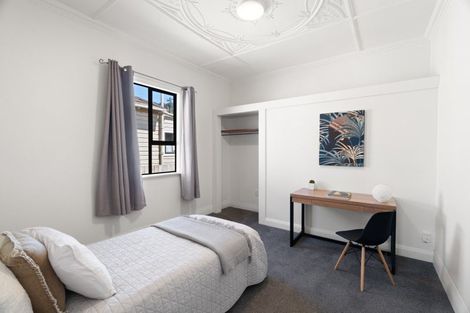 Photo of property in 380 Bay View Road, Saint Clair, Dunedin, 9012