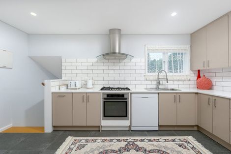 Photo of property in 52 Woodside Road, Massey, Auckland, 0614