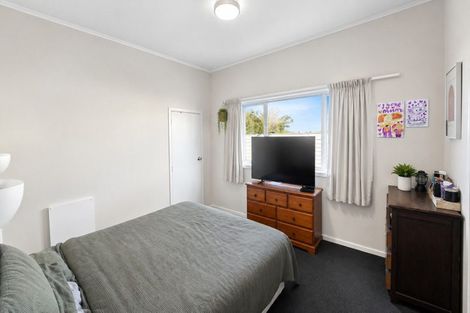 Photo of property in 2 Tarawera Road, Johnsonville, Wellington, 6037