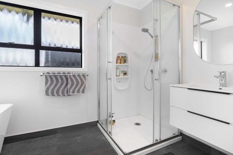 Photo of property in 32 Sandspit Road, Waiuku, 2123