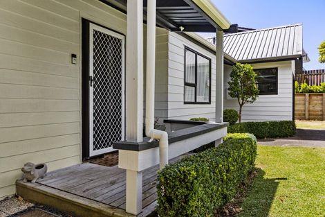 Photo of property in 192 Mangorei Road, Merrilands, New Plymouth, 4312