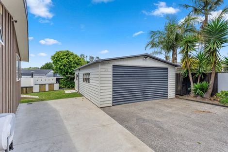 Photo of property in 12 Quo Vadis Place, Red Beach, 0932