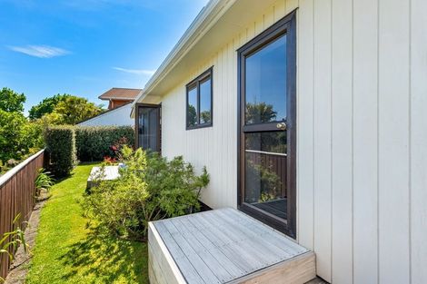 Photo of property in 3 Ruskin Place, Westown, New Plymouth, 4310